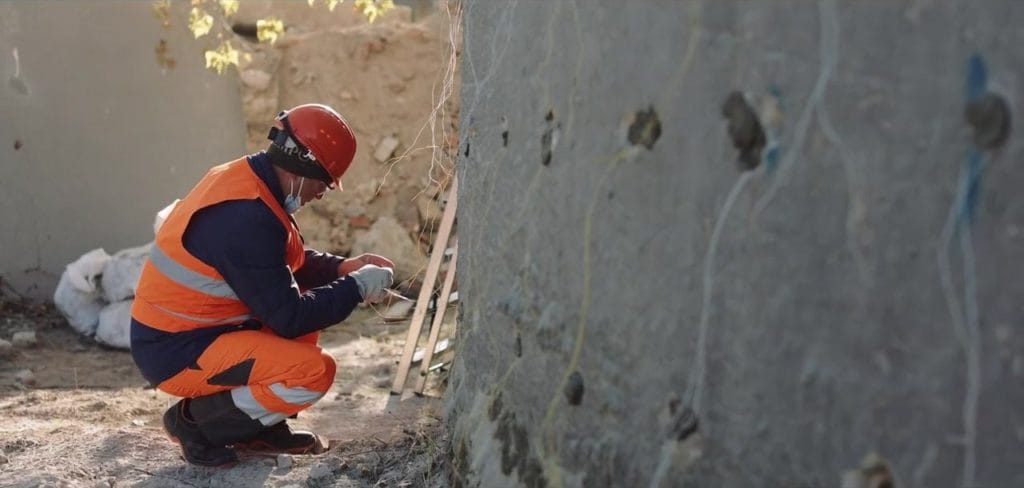 підготовчі роботи до підриву димової труби