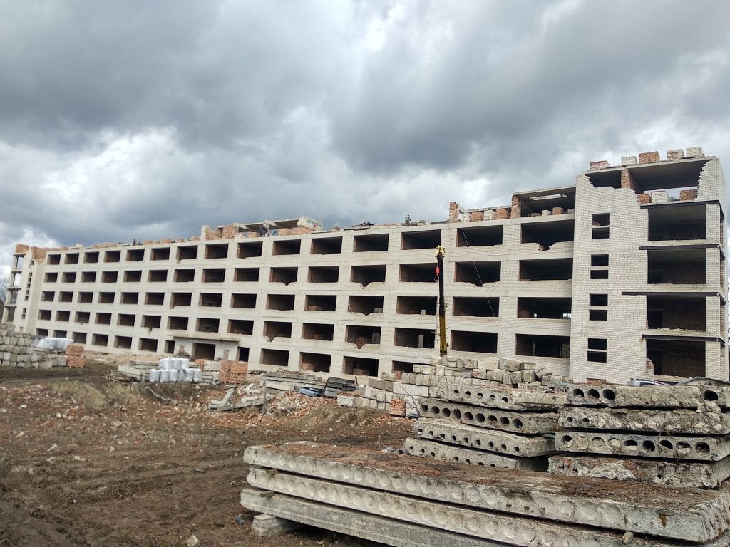 У Горохові реконструкція: з довгобуду лікарні робимо два житлових багатоповерхових будинки -1