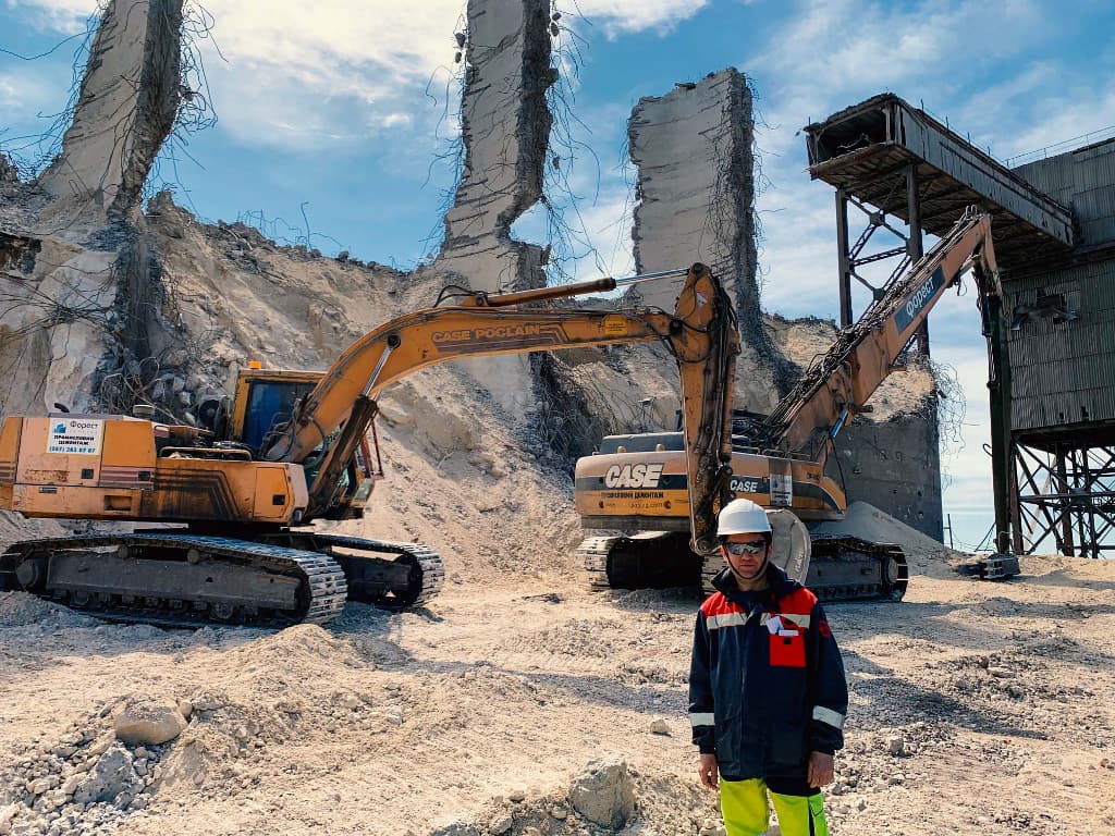 Безпека під час демонтажу: сучасні техніки та обладнання для захисту робітників