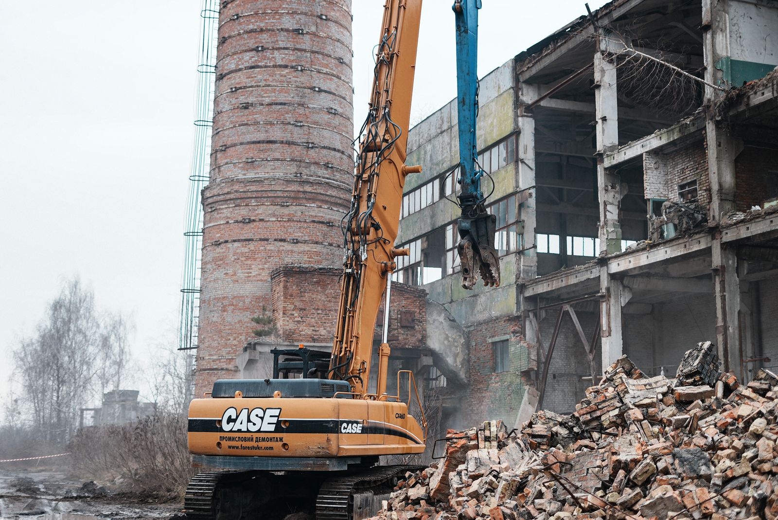 Скільки коштують демонтажні роботи в Україні: від чого залежить ціна?
