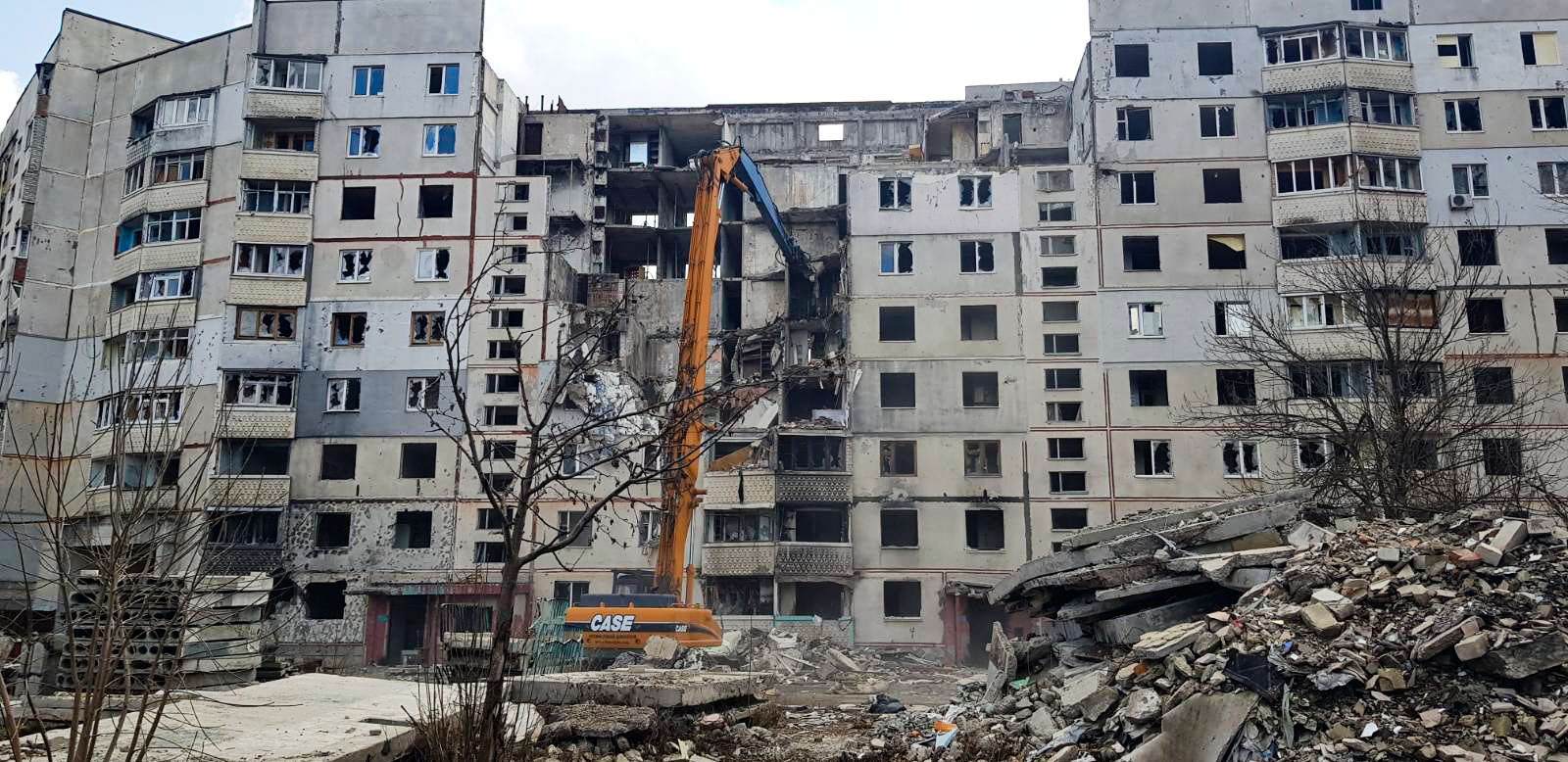 Демонтаж висотних будівель: технології та безпека