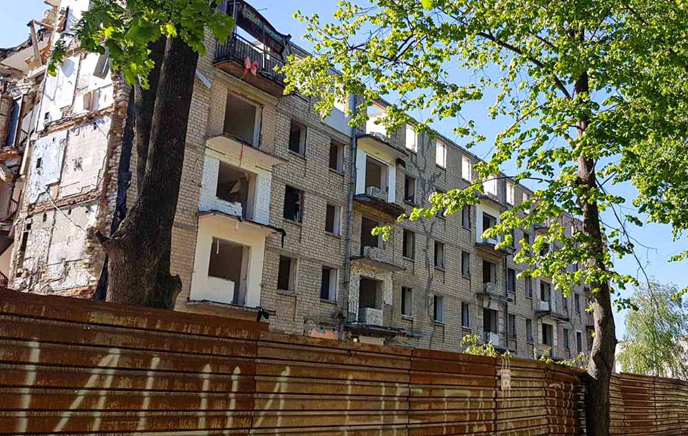 Демонтаж аварійних будівель: виклики в умовах війни