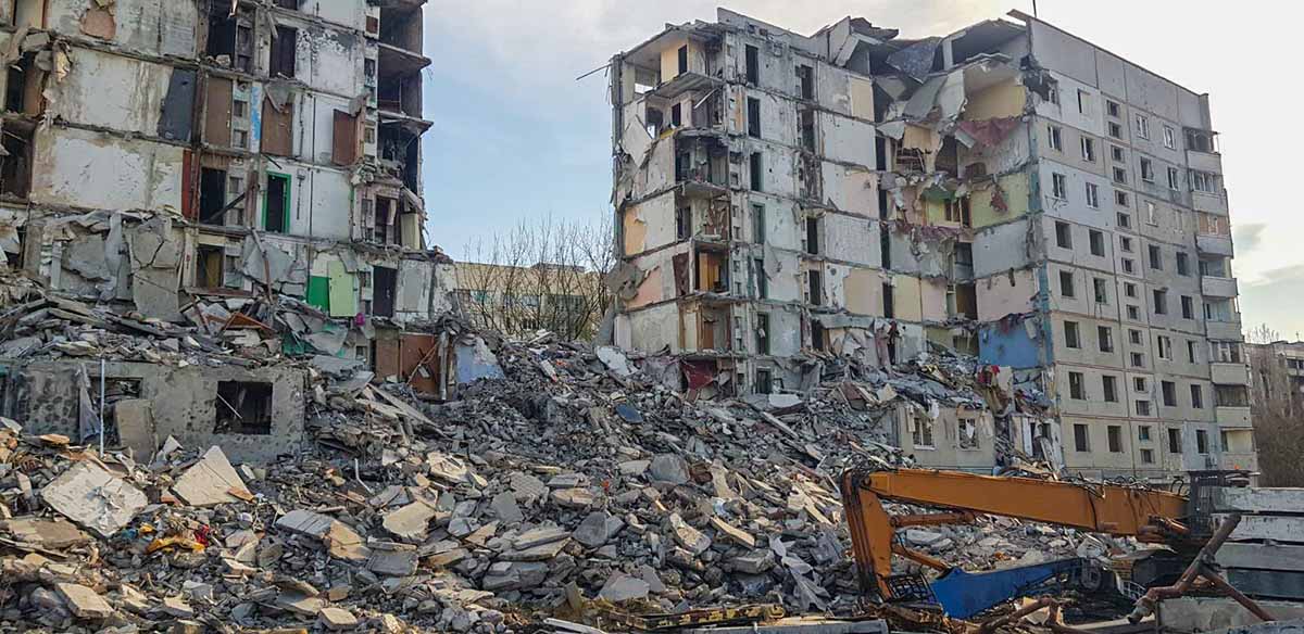 Демонтаж висотних споруд