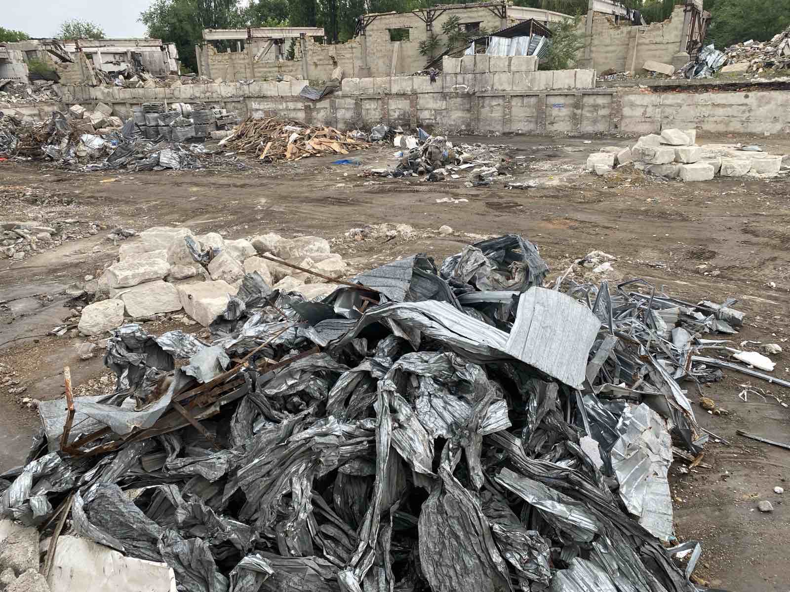 Демонтаж металевих конструкцій: виклики та рішення