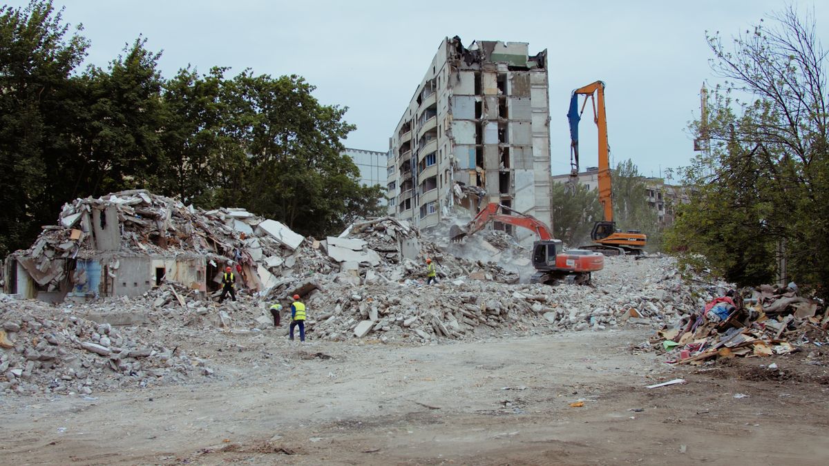 Демонтаж багатоквартирних будинків: підготовка до нових будівельних проєктів